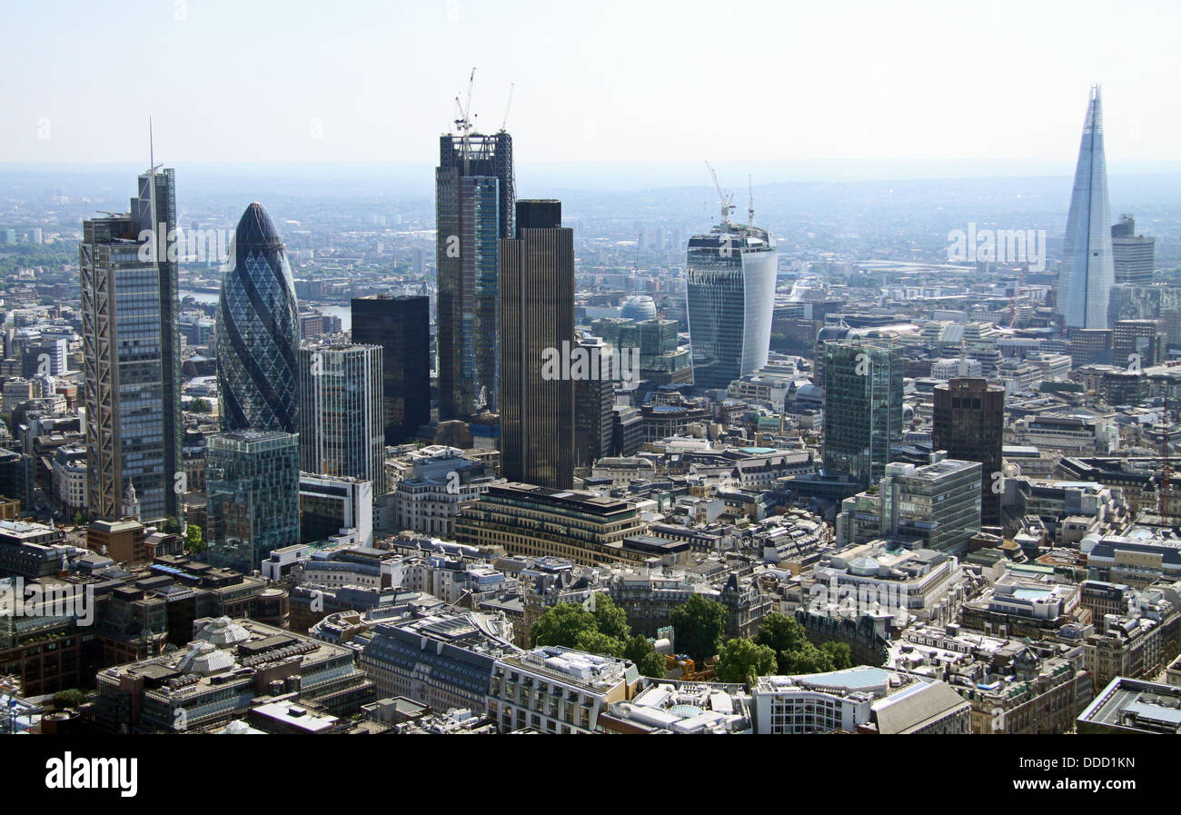 Luftbild von der City of London, einschließlich der Gherkin, Käsereibe, Walkie-Talkie & NatWest Gebäude Stockfoto
