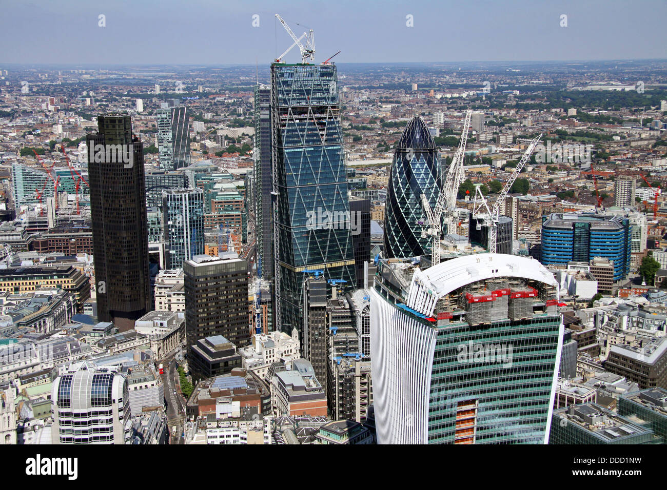 Luftbild von der City of London, einschließlich der Gherkin, Käsereibe, Walkie-Talkie & NatWest Gebäude Stockfoto
