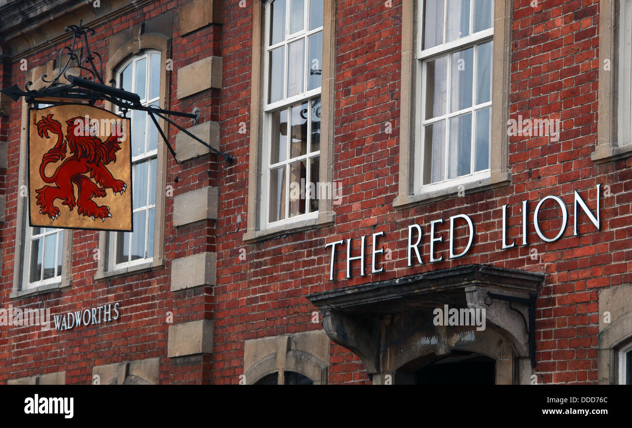 Das Red Lion Pub Lacock, Chippenham, Wiltshire, Südwestengland, SN15 2LQ Stockfoto