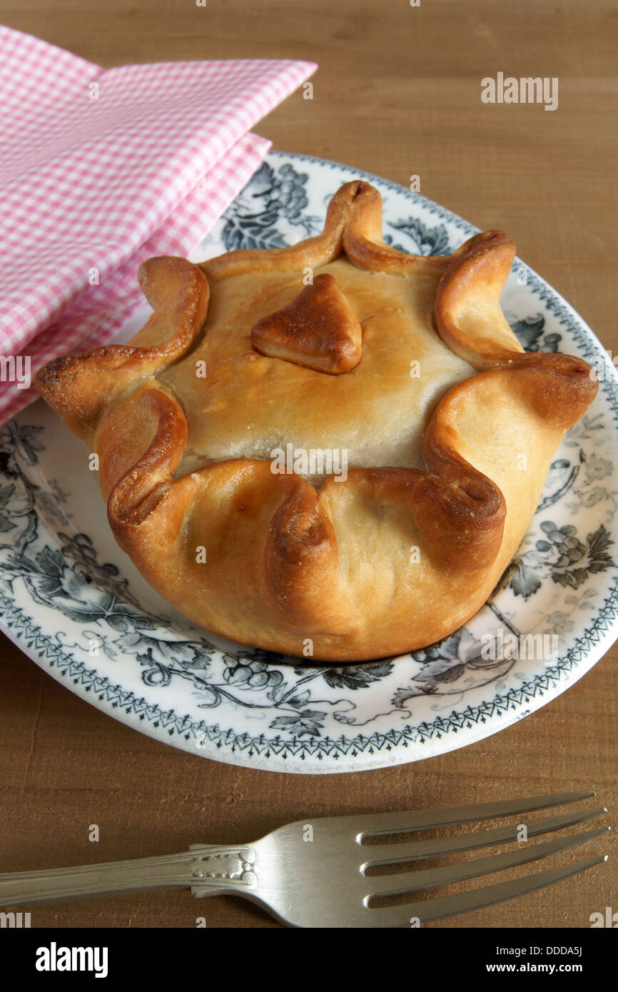 Traditionelle britische Pork Pie mit handgefertigten kaltes Wasser Gebäck Stockfoto