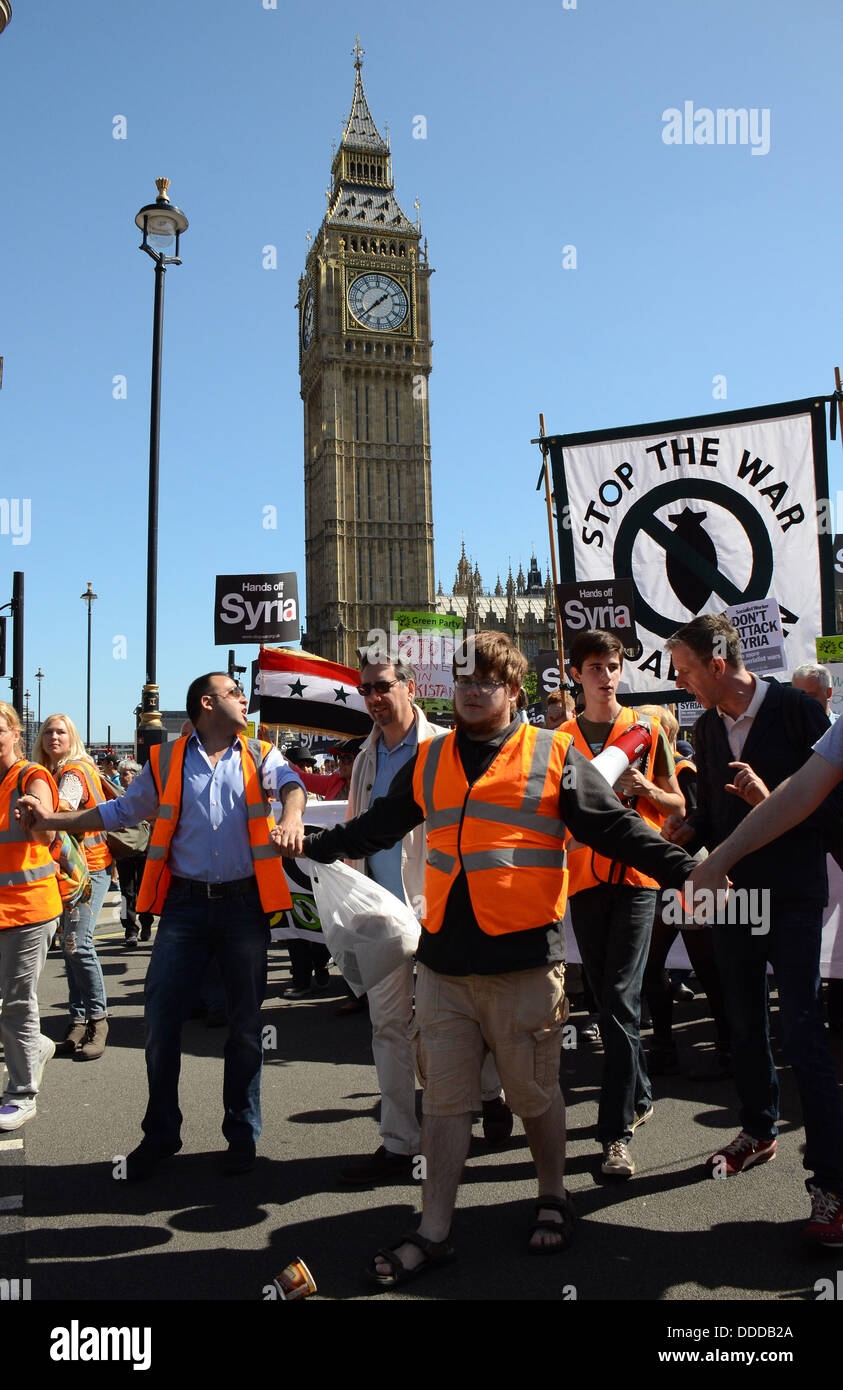 LONDON, VEREINIGTES KÖNIGREICH. 31. AUGUST 2013. Kein Angriff auf Syrien - stoppen Sie den Krieg März und die Rallye im Zentrum von London (Photo Credit: Photobeat Bilder/Alamy Live News) Stockfoto