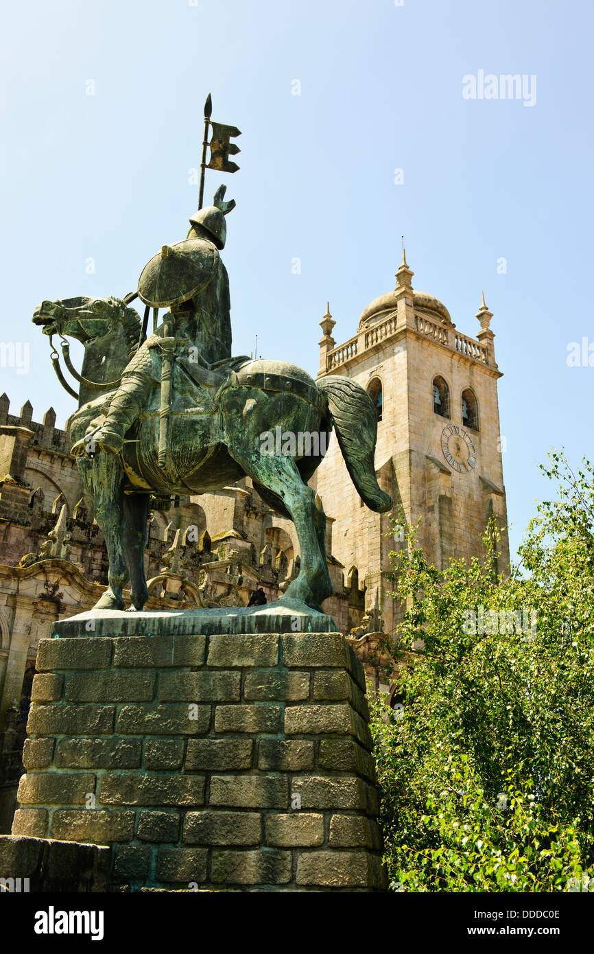 Vimar Pares Statue außerhalb Kathedrale Se, nimmt Porto von Moores im Kampf, Jahr 868, Porto, Porto, Portugal Stockfoto