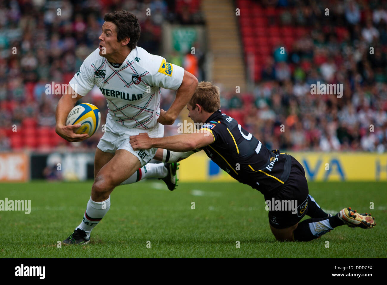 LEICESTER, UK - Samstag, 31. August 2013. Leicesters Anthony Allen in Angriff genommen wird. Aktion aus dem Vorbereitungsspiel zwischen Leicester Tigers und Ulster gespielt an der Welford Road, Leicester. Bildnachweis: Graham Wilson/Alamy Live-Nachrichten Stockfoto