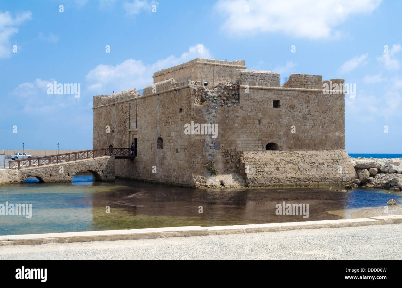 Alte Festung auf Mittelmeerküste in Stadt von Paphos, Zypern Stockfoto