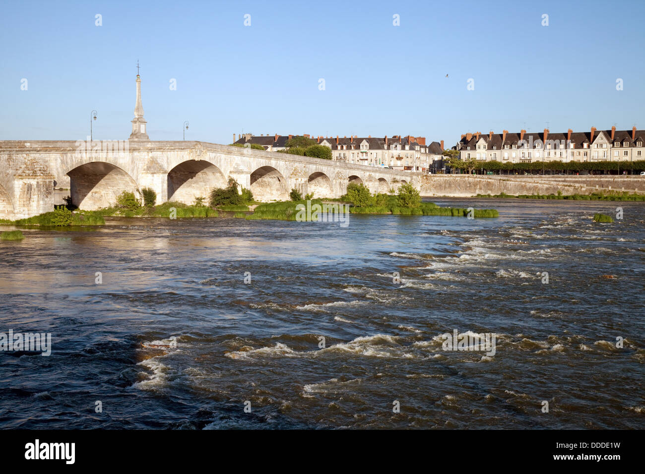 Im 18. Jahrhundert Brücke über die Loire in Blois, Loire-et-Cher, Frankreich Europa Stockfoto