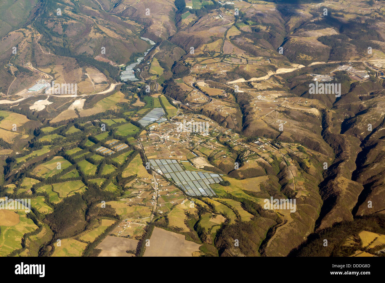 Luftaufnahme der Cayambe in den ecuadorianischen Anden zeigt Gewächshäuser für die Rosenzucht verwendet Stockfoto