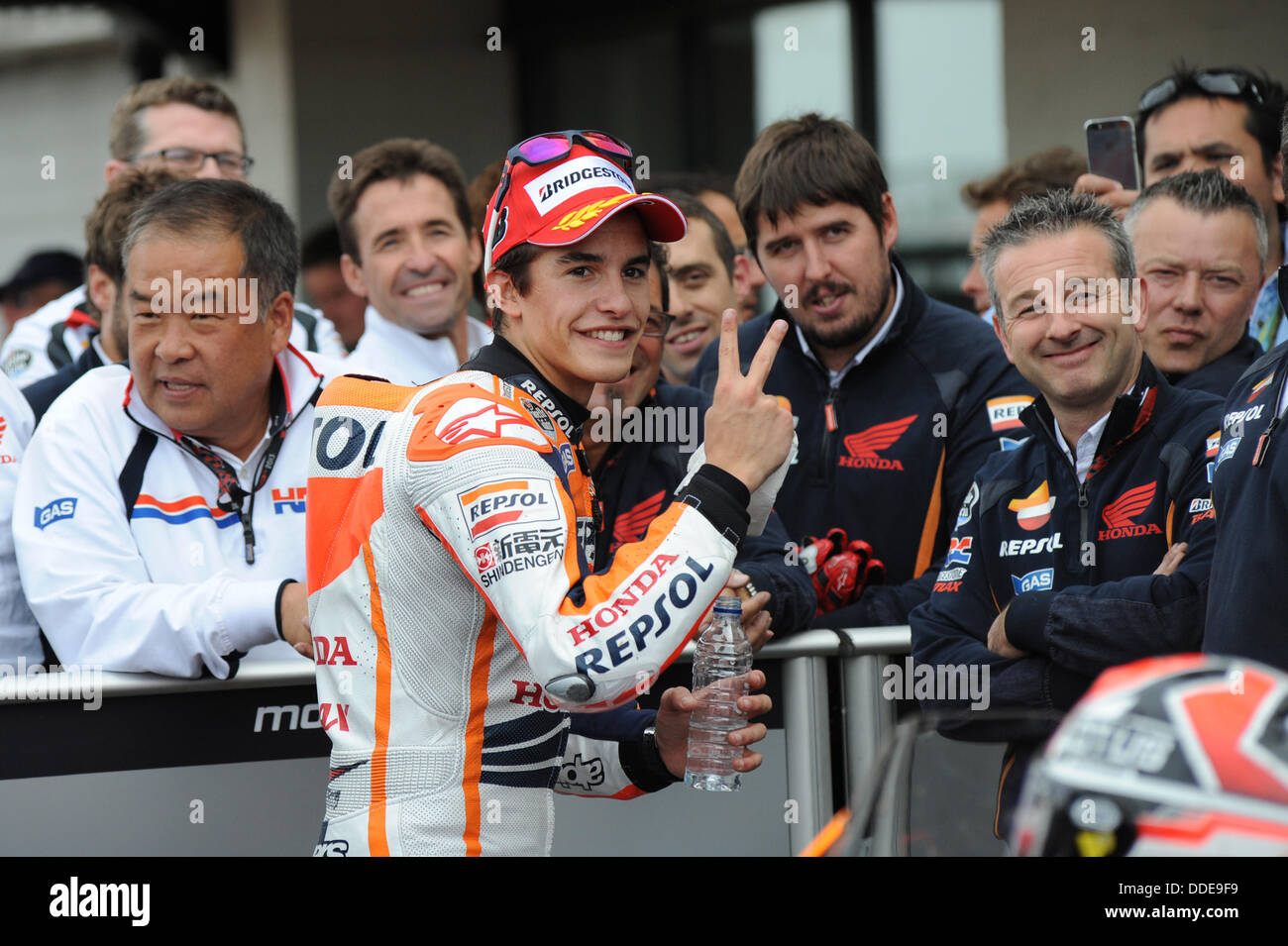 01.09.2013 Silverstone, England.  Marc Marquez (Repsol Honda Team) nach dem Rennen des britischen Moto GP von Silverstone. Stockfoto