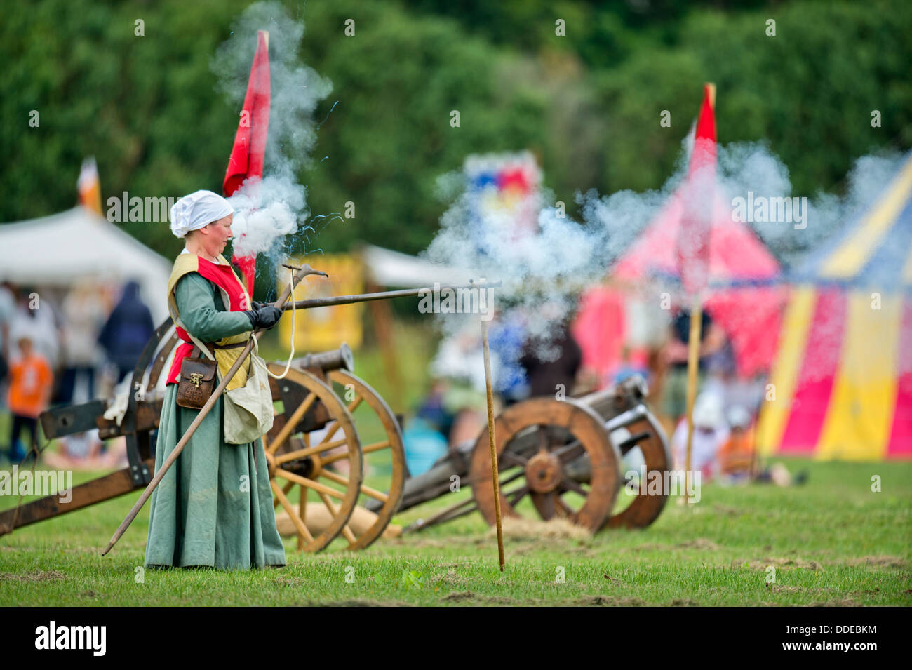 Der "Berkeley Scharmützel" mittelalterlichen Reinactments in Berkeley Castle in der Nähe von Gloucester wo der 500. Jahrestag der Schlacht von Fl Stockfoto