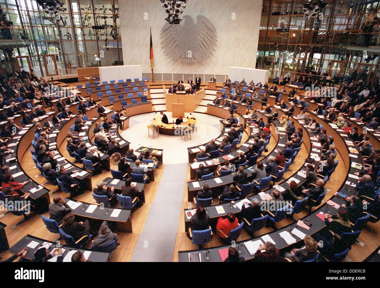 Erste Sitzung des neu gewählten Bundestages am 26. Oktober 1998 in Bonn. Stockfoto