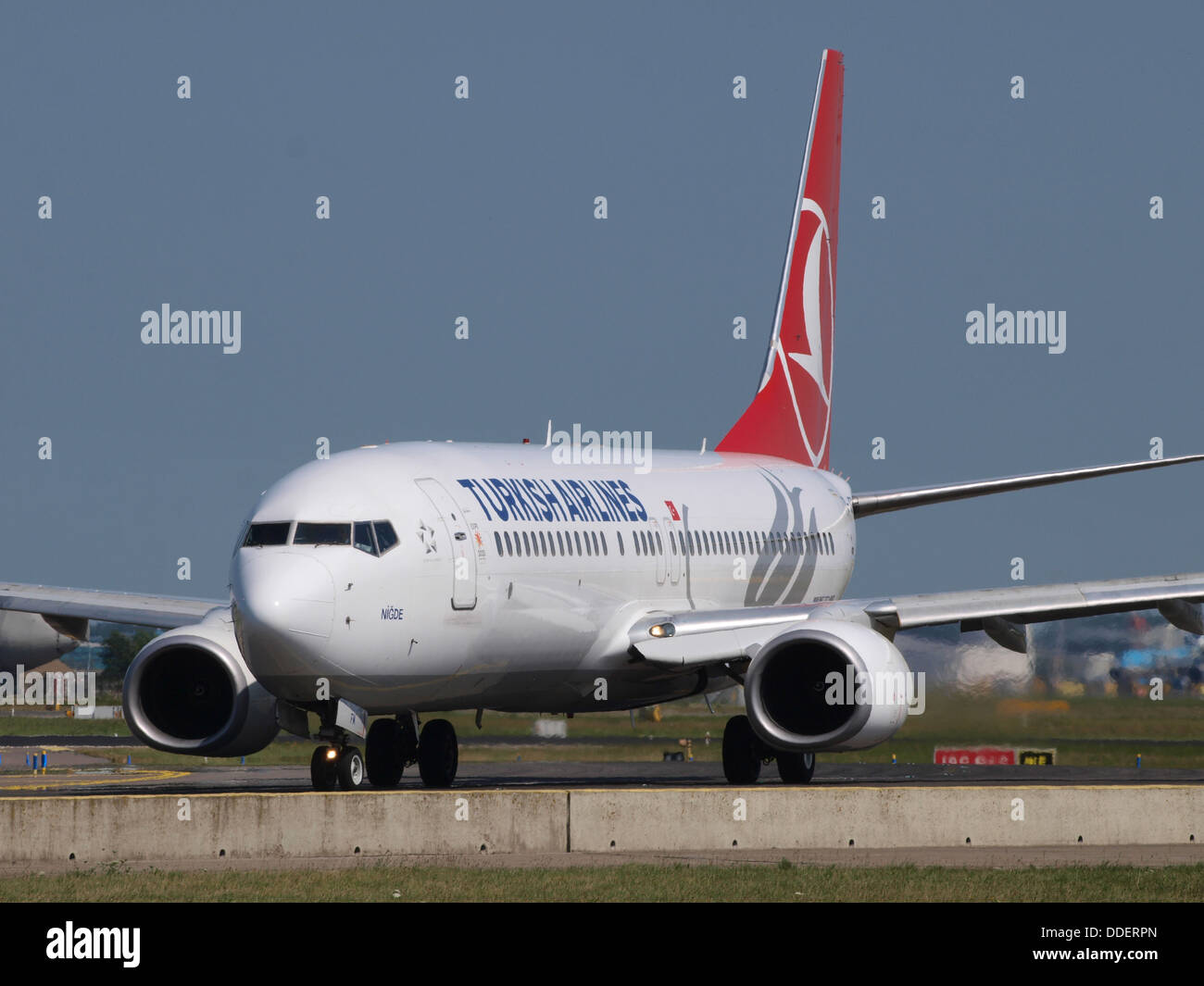 TC-JFM Turkish Airlines Boeing 737-8F2(WL) - Cn 29775 Rollen 21July2013 Pic-004 Stockfoto