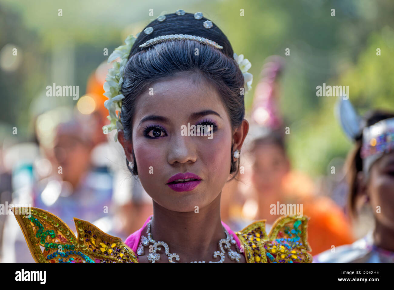 Frauen in ein fest für die Initiation der jungen Mönche Mandalay Myanmar Stockfoto
