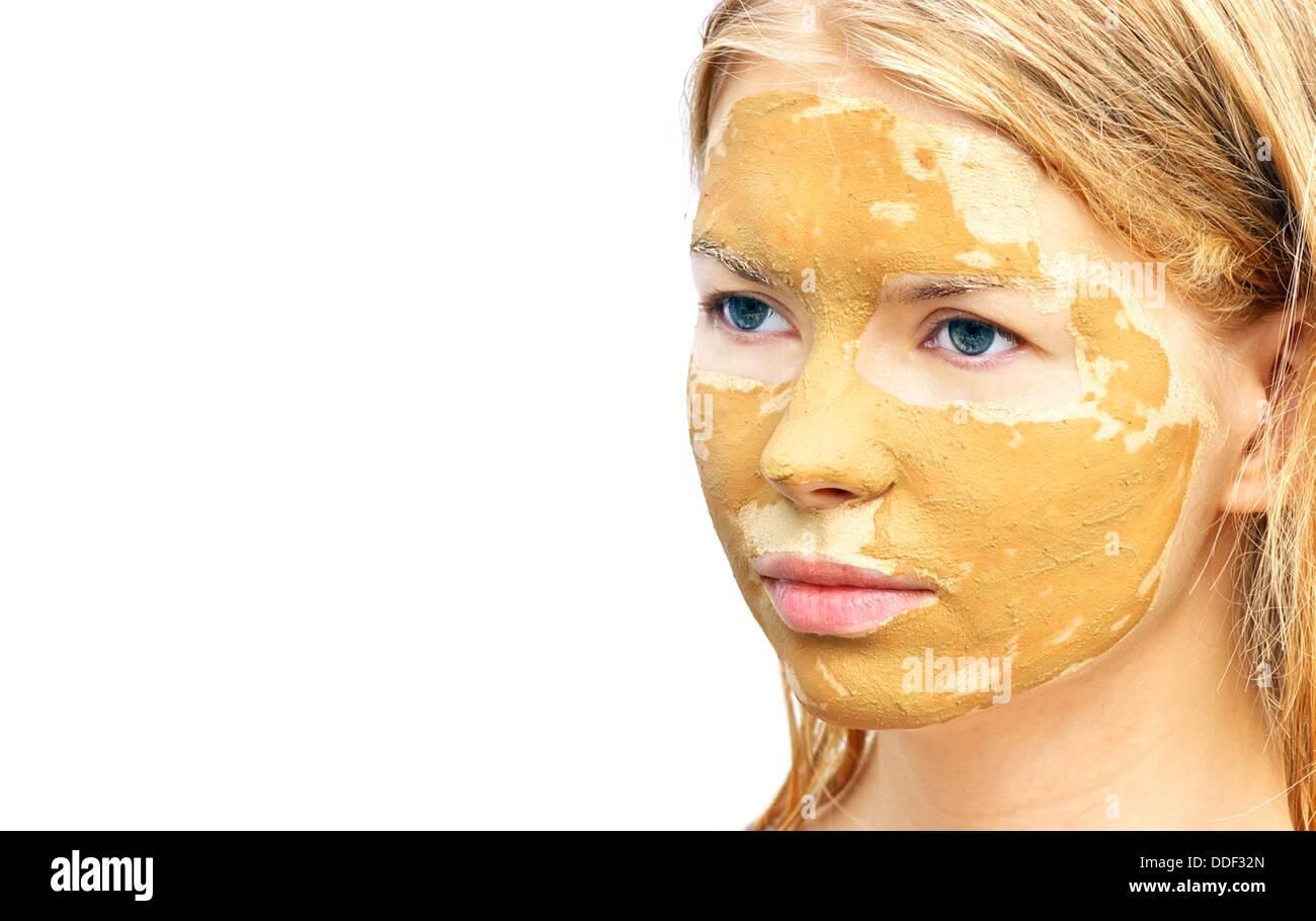Wellness Woman Face mit Clay Mask Organic Beauty Gesichtsbehandlungen Skin Care isoliert auf weißem Hintergrund Stockfoto