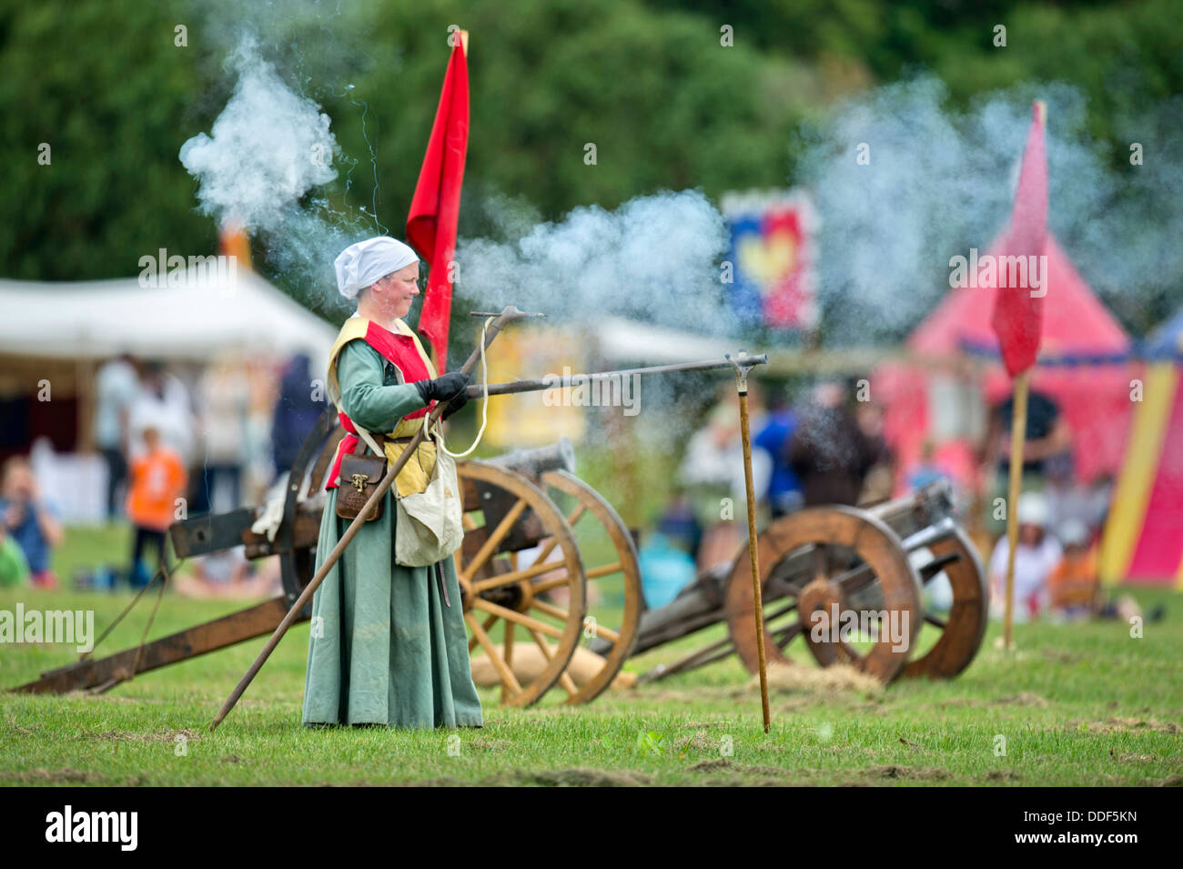 Der "Berkeley Scharmützel" mittelalterlichen Reinactments in Berkeley Castle in der Nähe von Gloucester wo der 500. Jahrestag der Schlacht von Fl Stockfoto