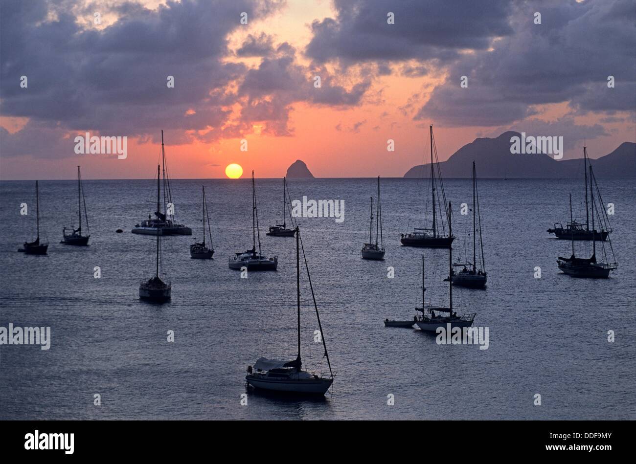 Coucher du Soleil Sur La Baie de SainteAnne Avec le Rocher du Diamant