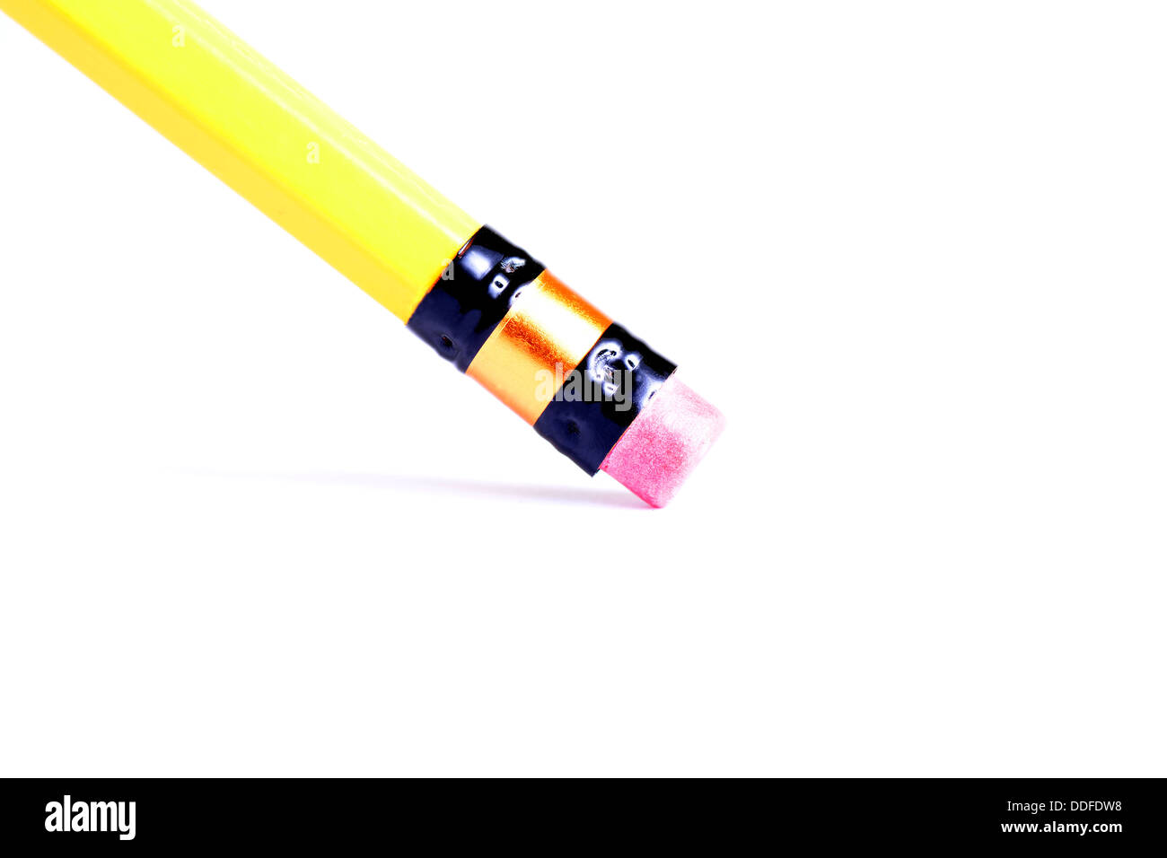 Makroaufnahme eines Bleistifts isoliert auf weiss Stockfoto