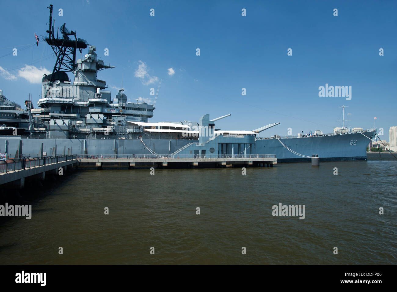 SCHLACHTSCHIFF NEW JERSEY MUSEUM WATERFRONT CAMDEN NEUES JERSEY USA Stockfoto