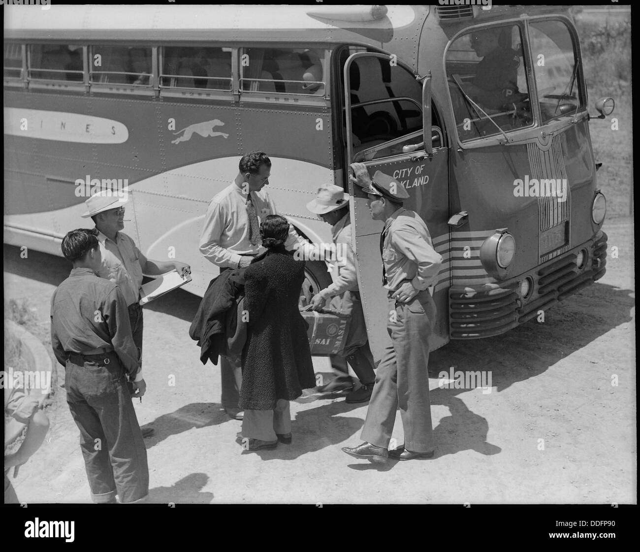 Stockton, Kalifornien. Menschen japanischer Abstammung vom Bezirk Lodi. Ihre Identifikation Num... 537716 Stockfoto