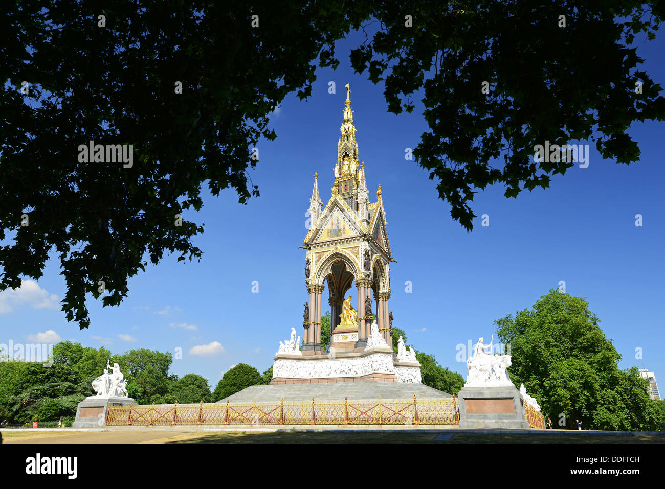 Das Albert Memorial, Kensington Gardens, London, England, Vereinigtes Königreich Stockfoto