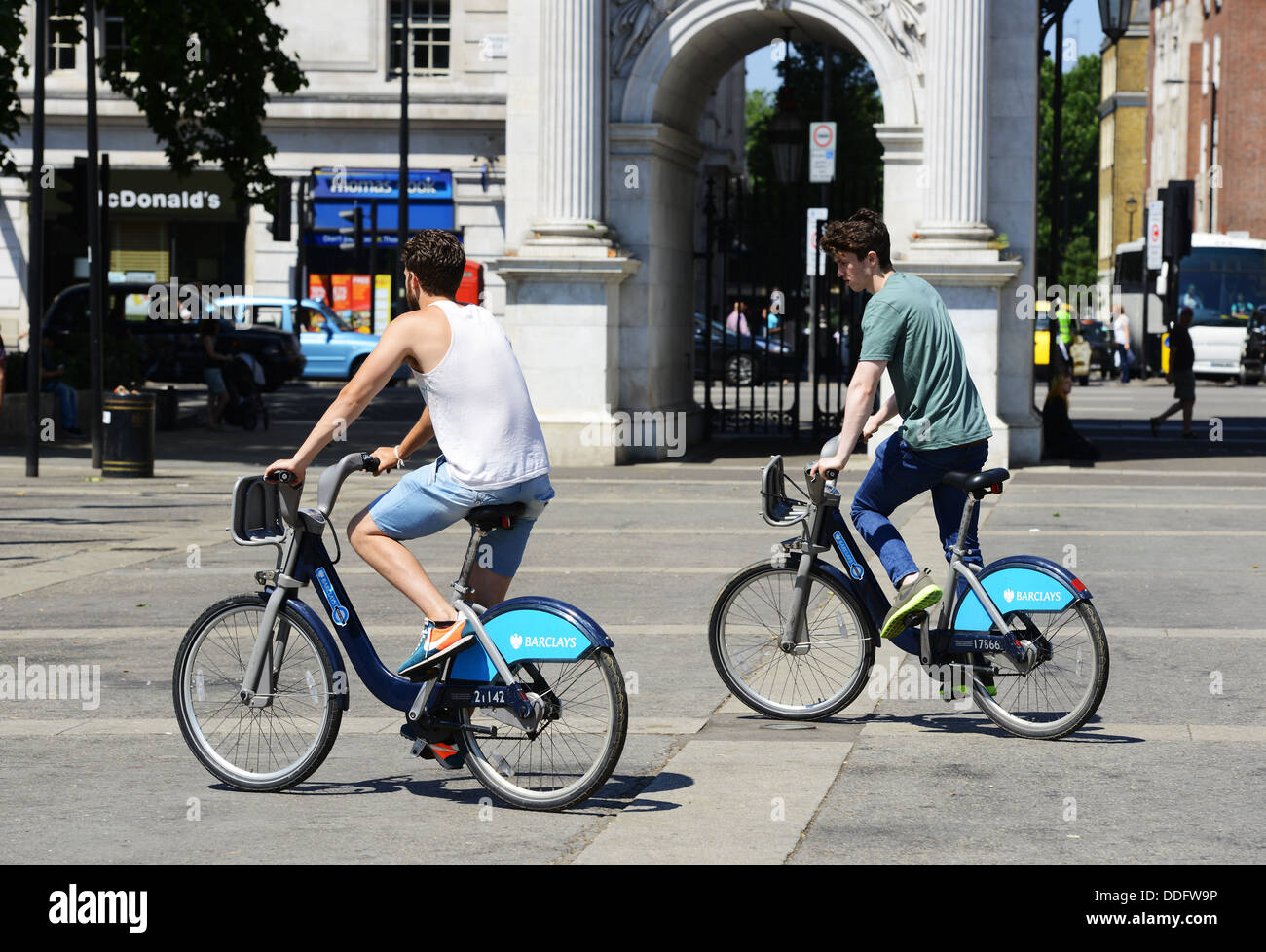 Zyklen, London, Barclays Cycle Hire, Transport for London Cycles, Fahrräder zu mieten oder mit dem Fahrrad Verleih-Station, London, England, UK Stockfoto