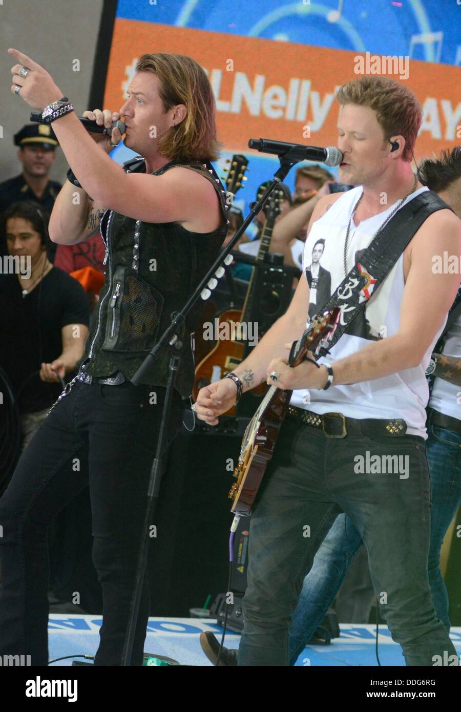 New York, NY. 2. September 2013. Tyler Hubbard, Brian Kelley bei Talkshow auftritt für NBC heute zeigen Konzert mit Florida Georgia Line und Nelly, Rockefeller Plaza, New York, NY 2. September 2013. Bildnachweis: Derek Sturm/Everett Collection/Alamy Live-Nachrichten Stockfoto