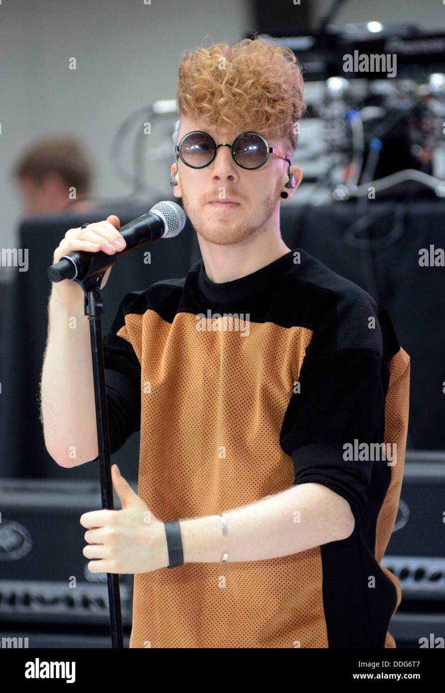 New York, NY. 2. September 2013. bei Talk show Auftritt für NBC heute Show-Konzert mit Florida Georgia Line und Nelly, Rockefeller Plaza, New York, NY 2. September 2013. Bildnachweis: Derek Sturm/Everett Collection/Alamy Live-Nachrichten Stockfoto