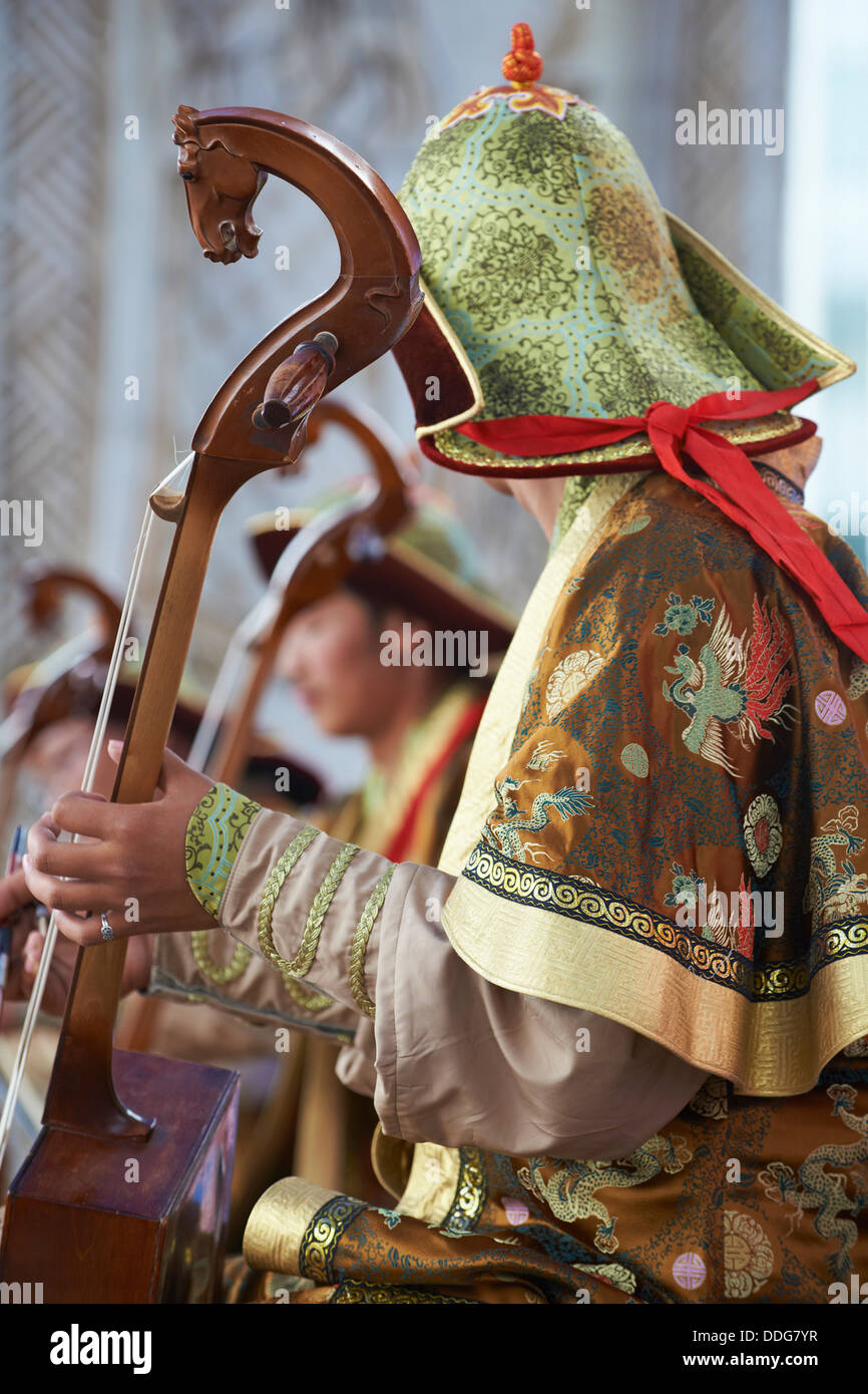 Mongolei, Ulan Bator, Sukhbaatar Platz, Kostüm-Parade für das Naadam-fest, Musiker Stockfoto