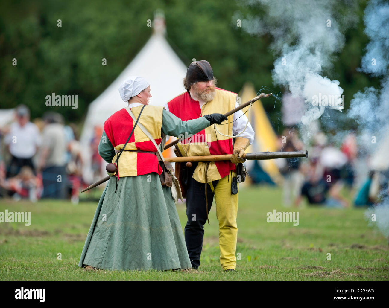 Der "Berkeley Scharmützel" mittelalterlichen Reinactments in Berkeley Castle in der Nähe von Gloucester wo der 500. Jahrestag der Schlacht von Fl Stockfoto