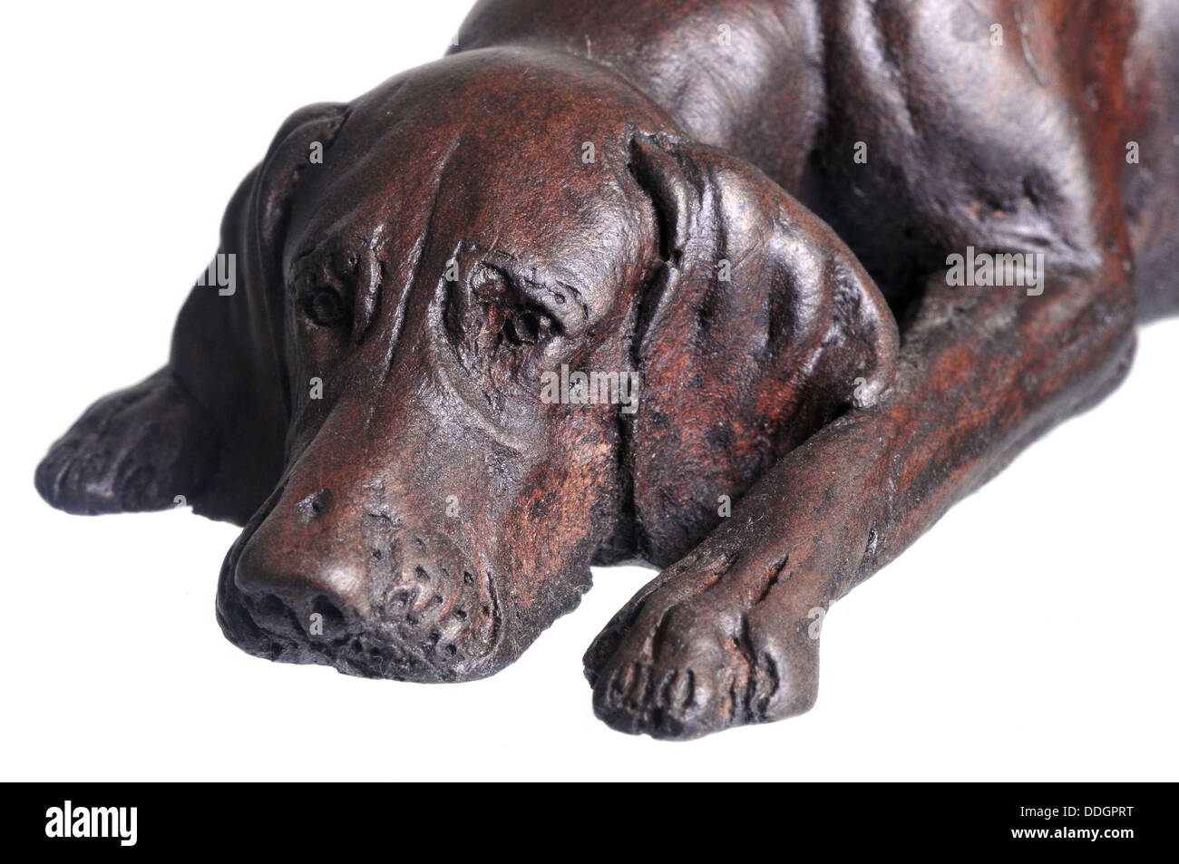 Makroaufnahme der Weimaraner Figur isoliert auf weiss Stockfoto