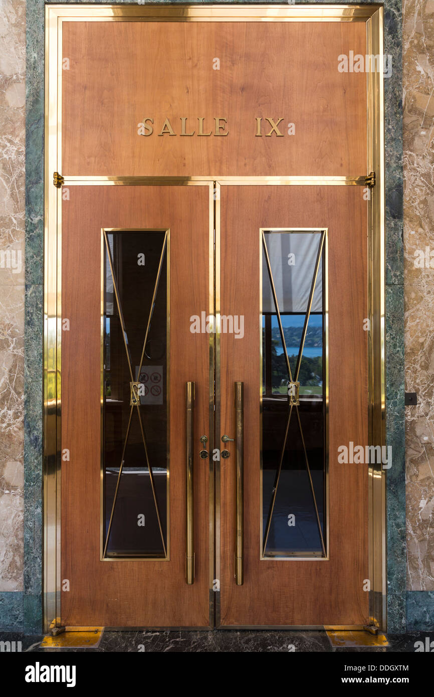 Art Deco Türen Stockfotos und -bilder Kaufen - Alamy