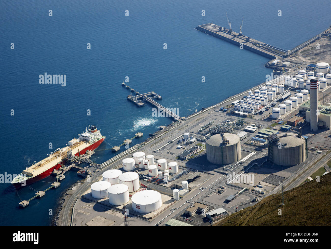 LNG-Tanker entladen verflüssigtes Erdgas in Bahia de Bizkaia Gas, Regasifizierung terminal, Port, Bilbao, Vizcaya, Baskisch Stockfoto