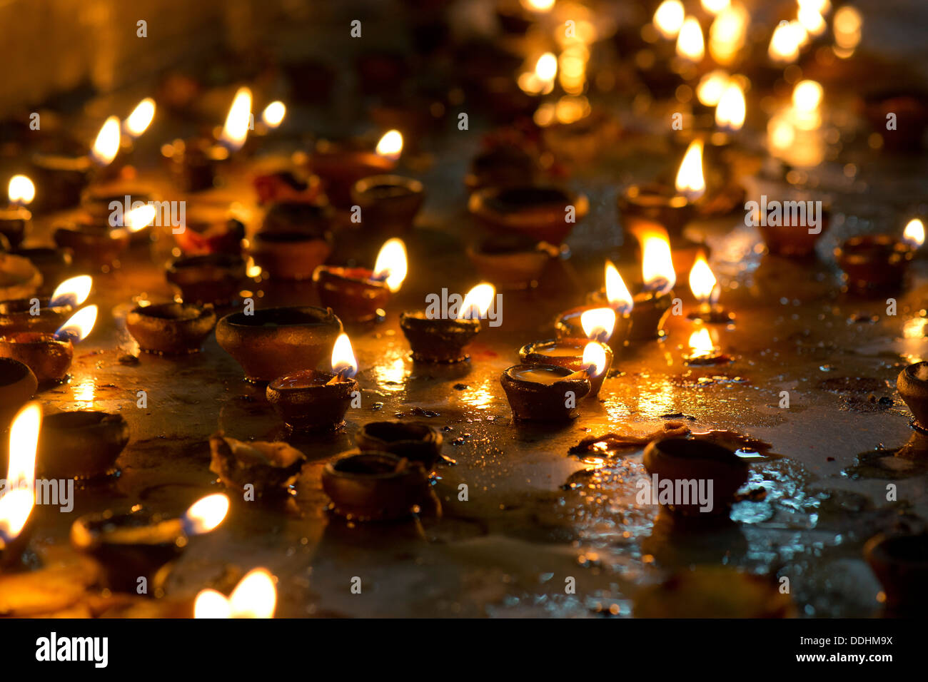 Öllampen, Meenakshi Amman Tempel oder Sri Meenakshi Sundareswarar Tempel Stockfoto