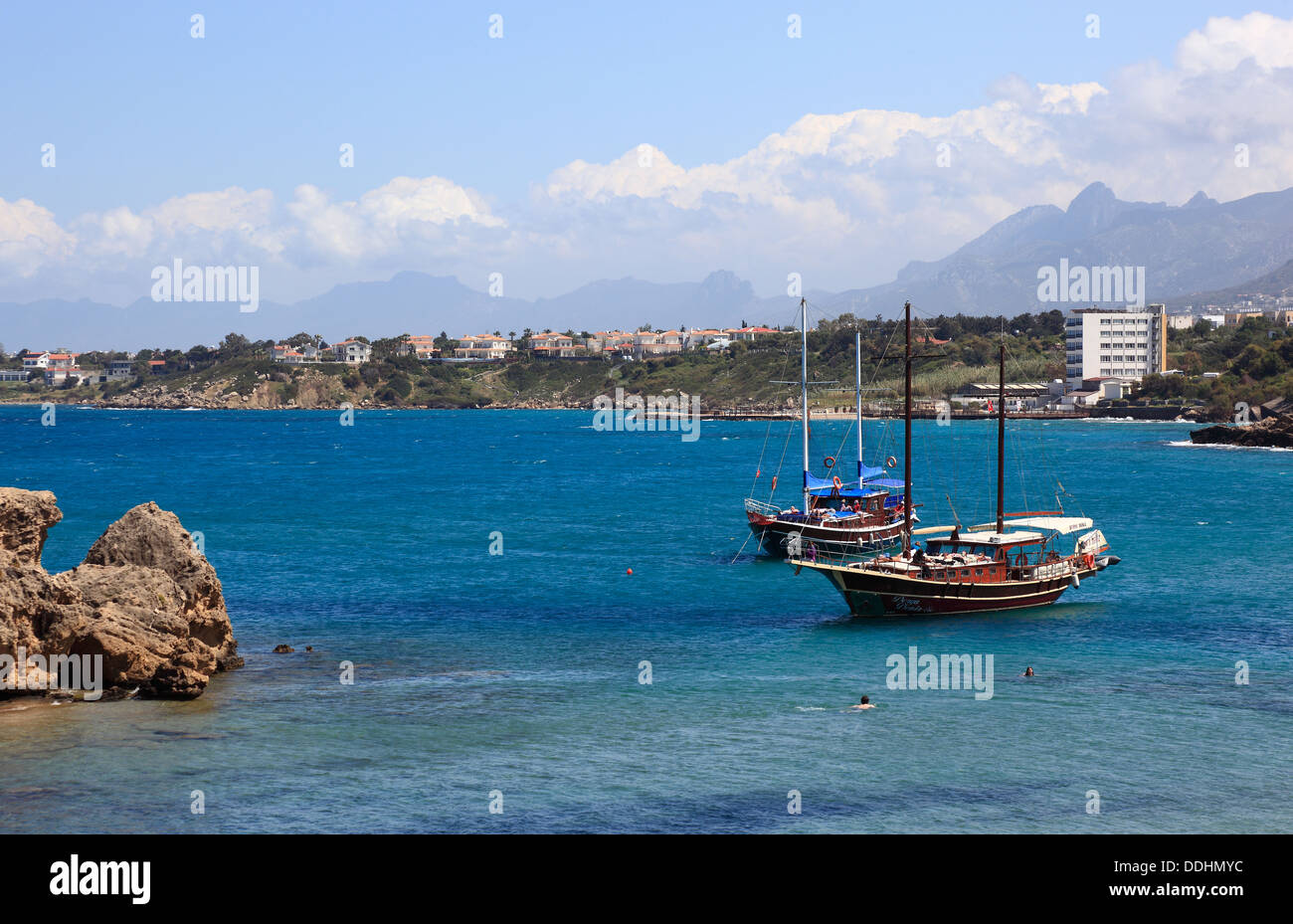 Kleine Bucht in der Nähe der Hafen Stadt Girne, Kyrenia, Segelboote, Nord-Zypern Stockfoto