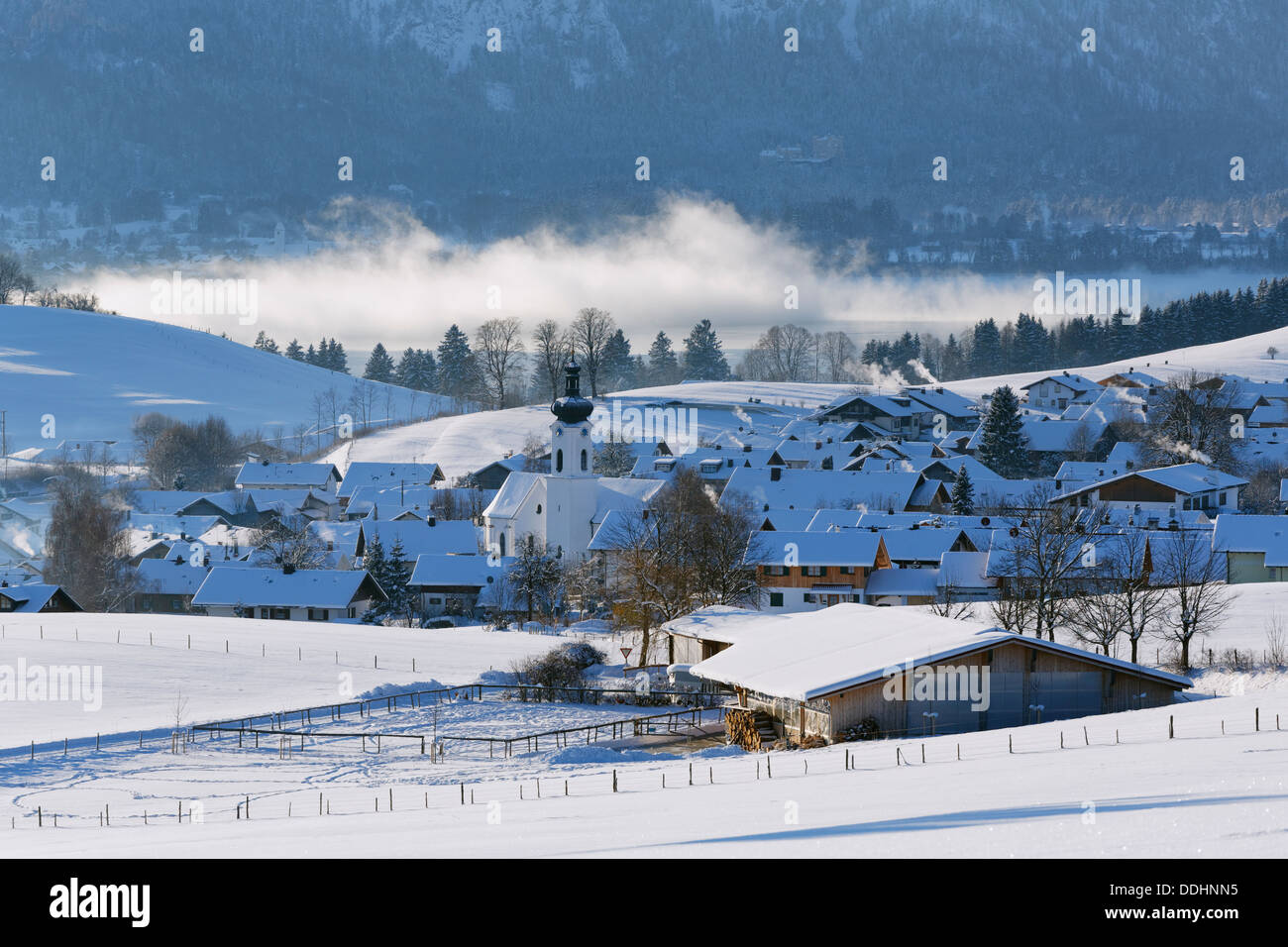 Deutschland Bayern Blick Auf Haus In Rieden Am Forggensee