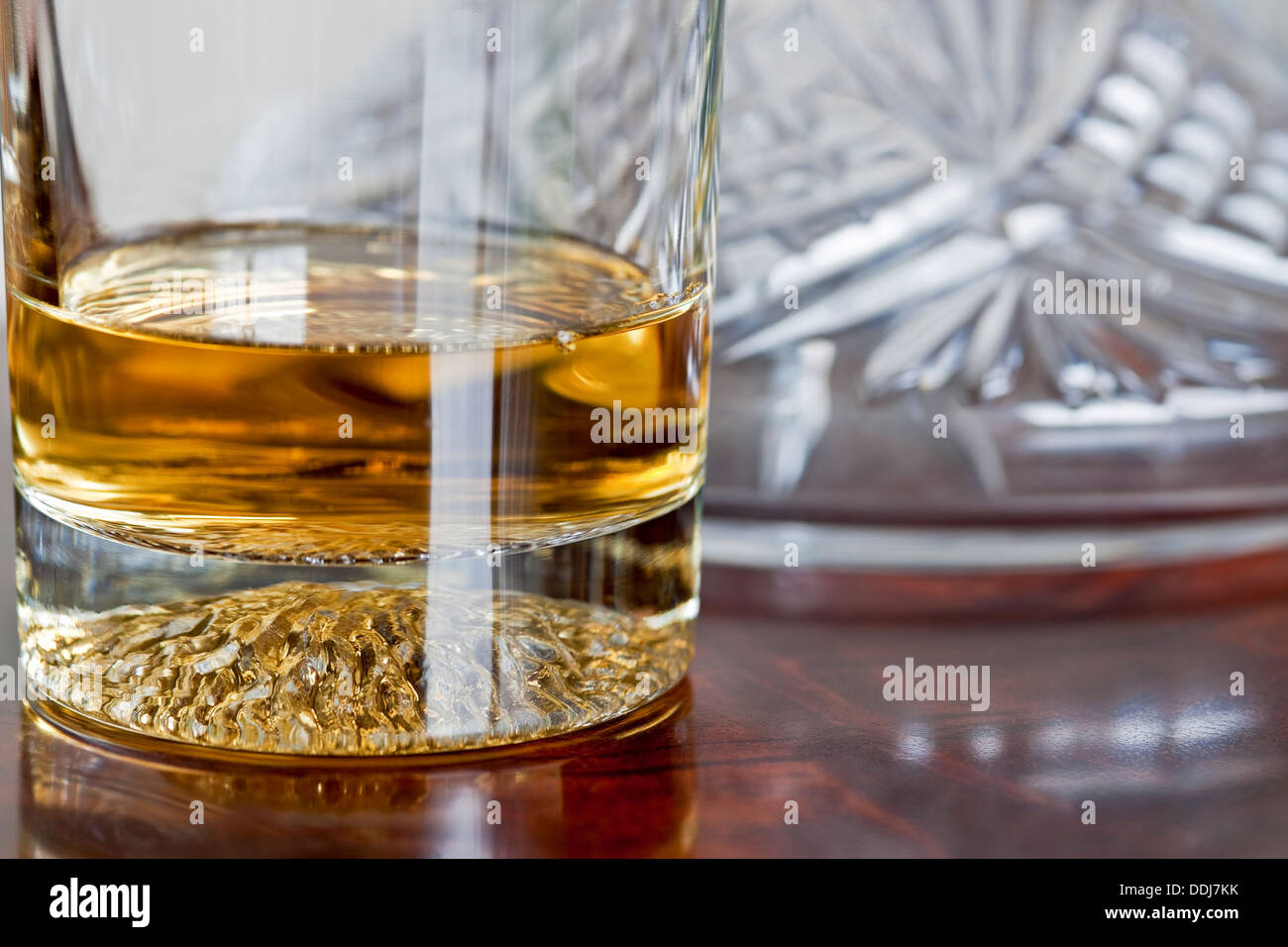 Nahaufnahme des Whiskys in einem Glas Stockfoto