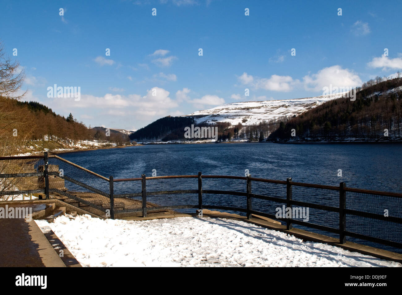 Wintertag in Derbyshire den Gipfeln Stockfoto