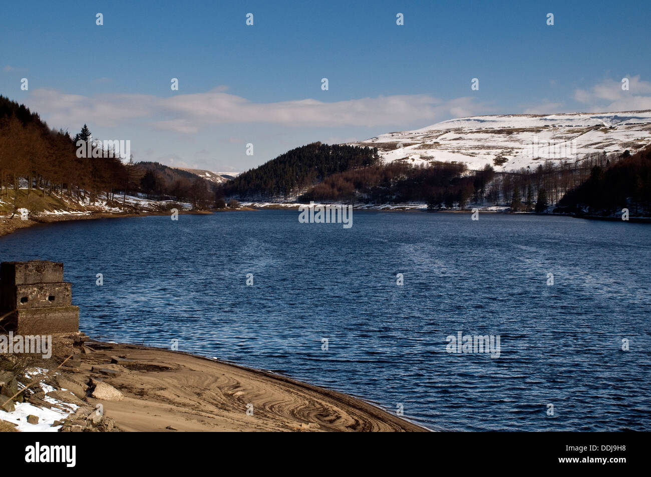 der Kältespeicher mit weißen Spitzen Stockfoto
