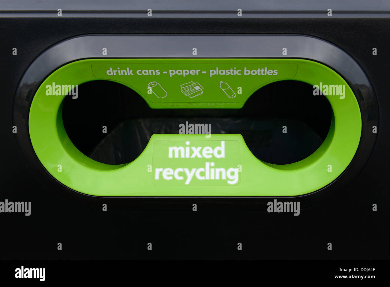 Mixed Recycling bin, Central London. Nahaufnahme Stockfoto