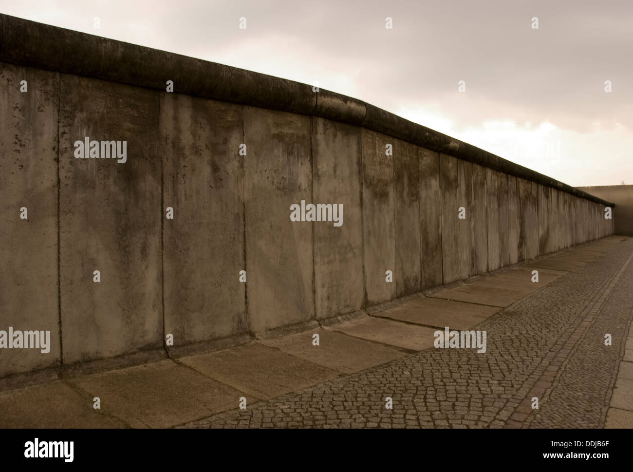 Stadtmauer von berlin Fotos und Bildmaterial in hoher Auflösung Alamy
