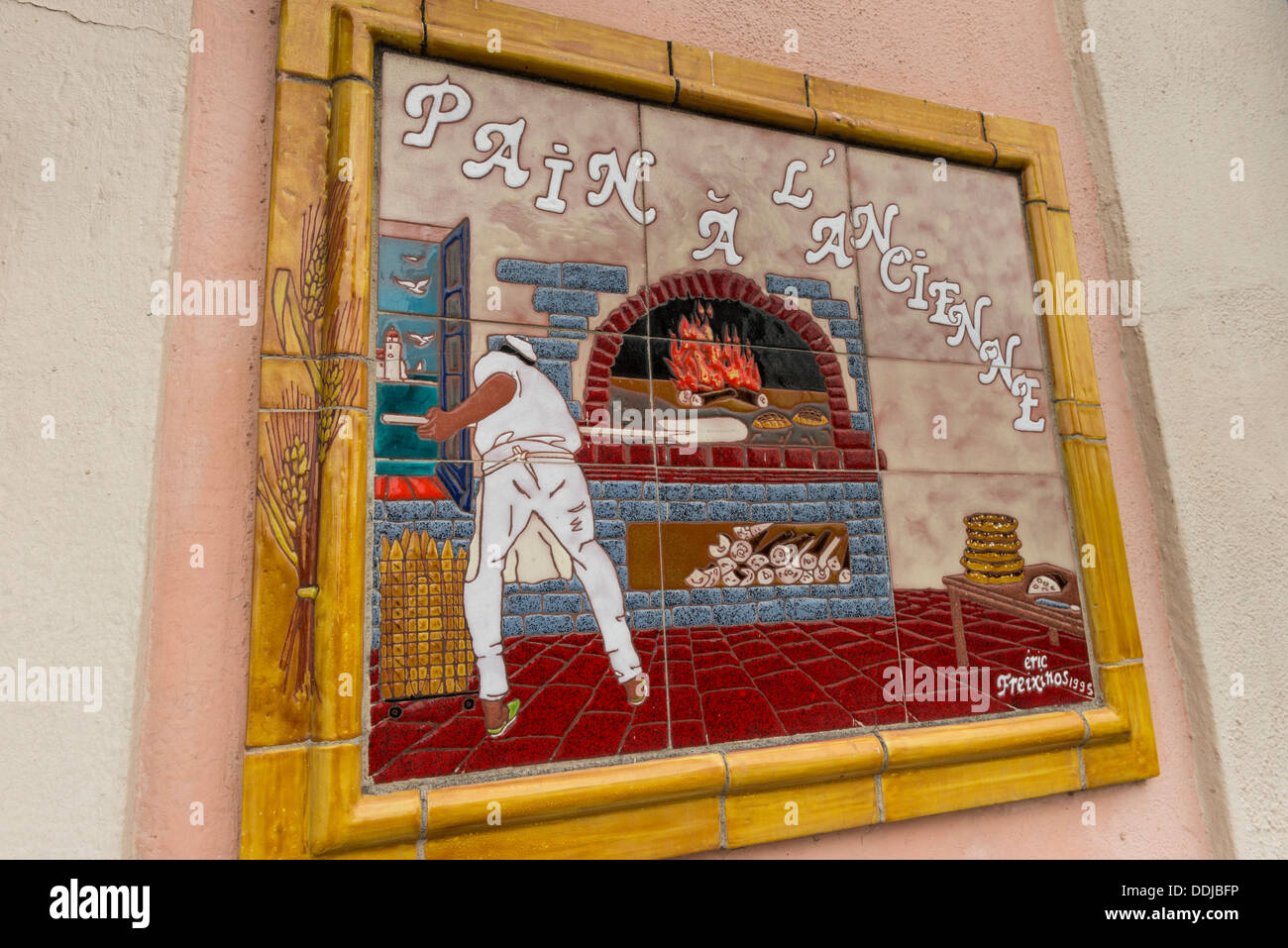 Boulangerie Schild gemalt auf Fliesen, Collioure, Pyrénées-Orientales, Languedoc-Roussillon, Frankreich Stockfoto