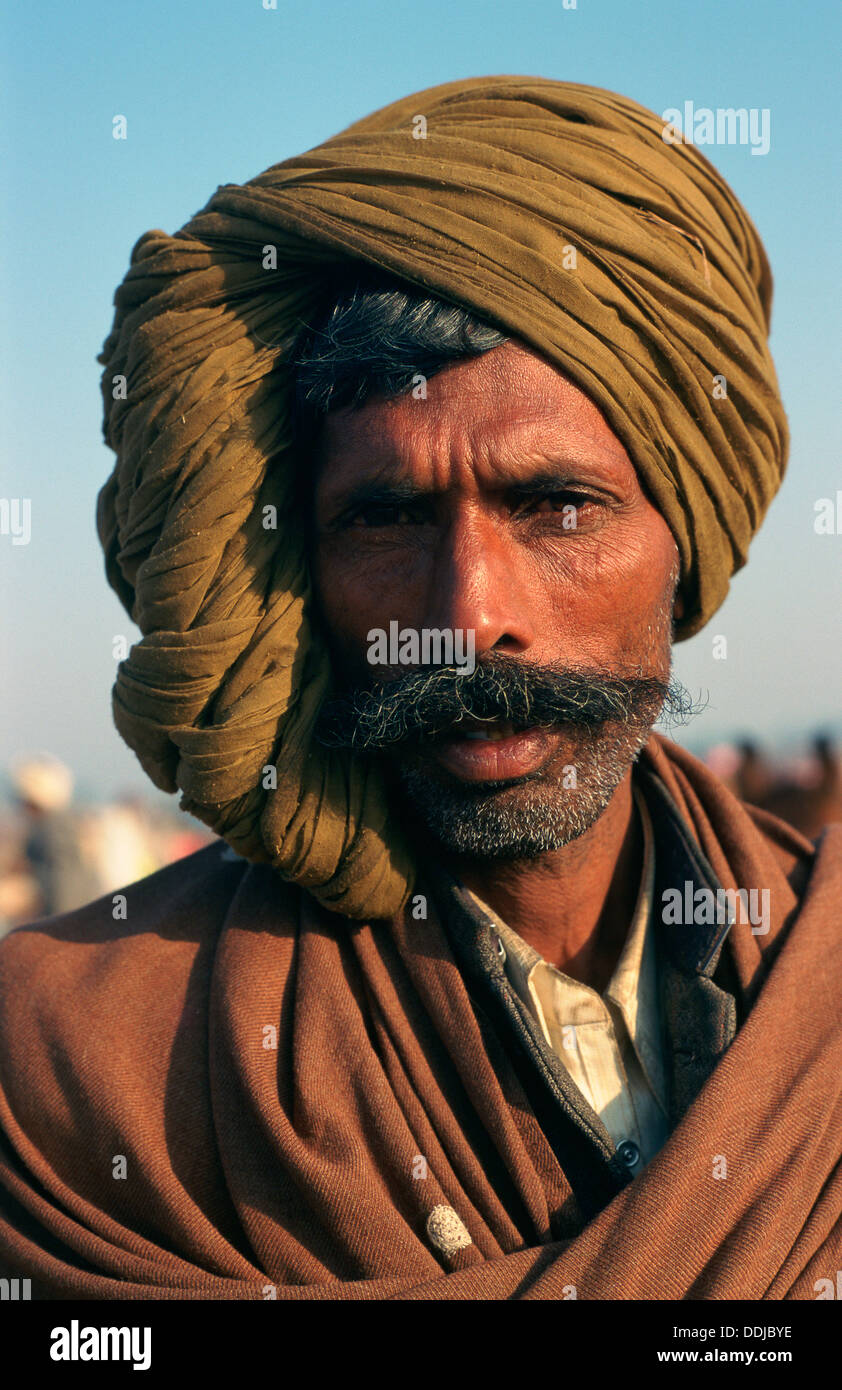 Landwirt mit einem typischen Turban (Indien) Stockfoto
