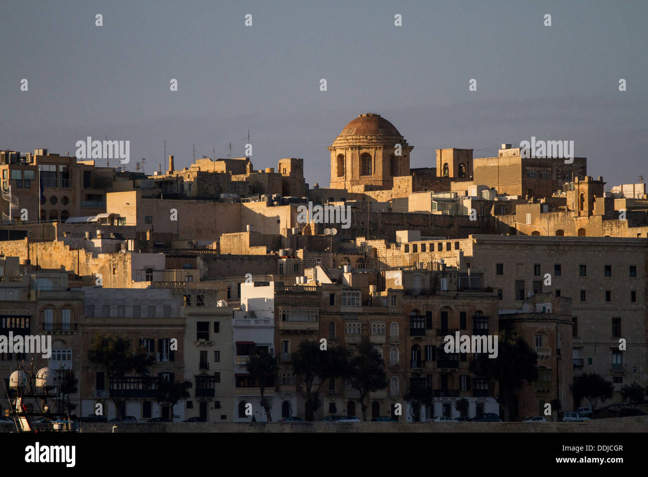 Goldene Stunde am Nachmittag in Birgu (Vittoriosa), Malta. Stockfoto