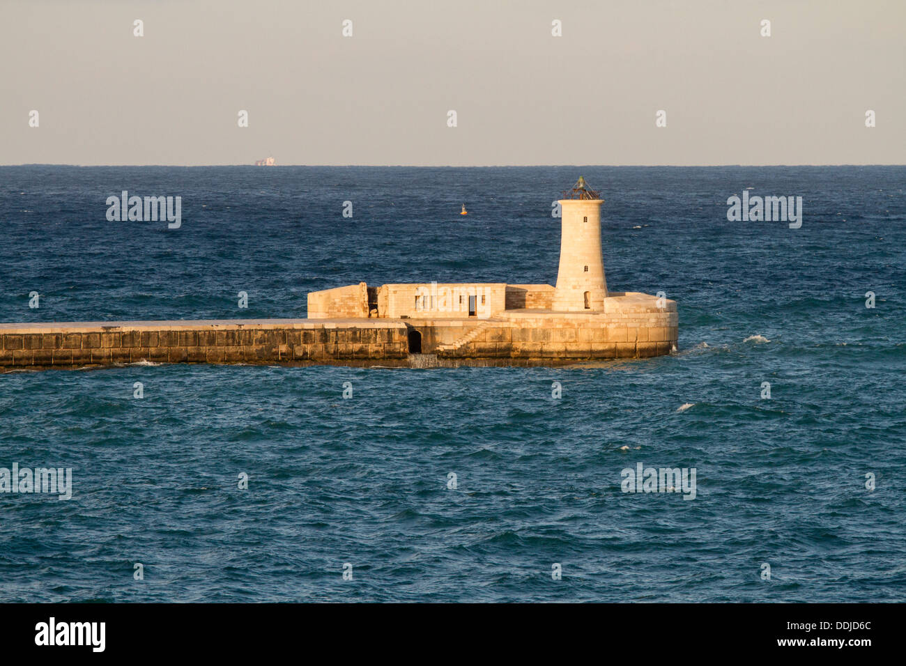 Wellenbrecher in Valletta, Malta. Stockfoto