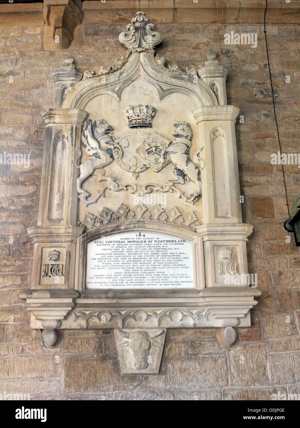 Denkmal für Jane, Gräfin Dowager von Westmorland (1857). Bei Aperthorpe, Brympton d'Evercy, St Andrew, Kirchenschiff, in der Nähe von Yeovil, Somerset, South begraben Wir Stockfoto