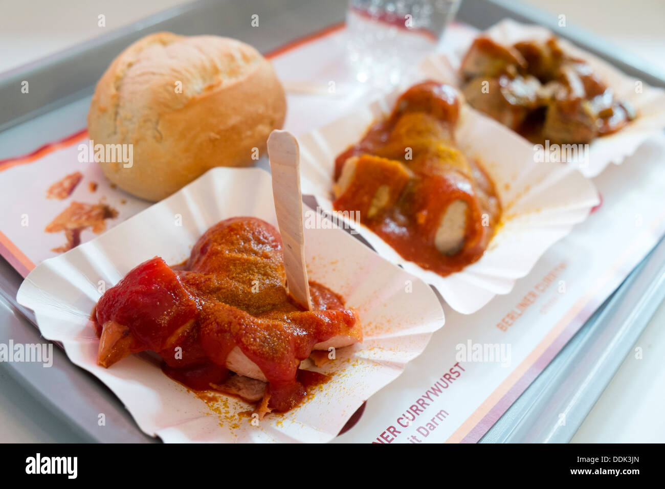 Probe-Verkostung Menü Mittagessen im Currywurst Museum in Berlin Deutschland Stockfoto