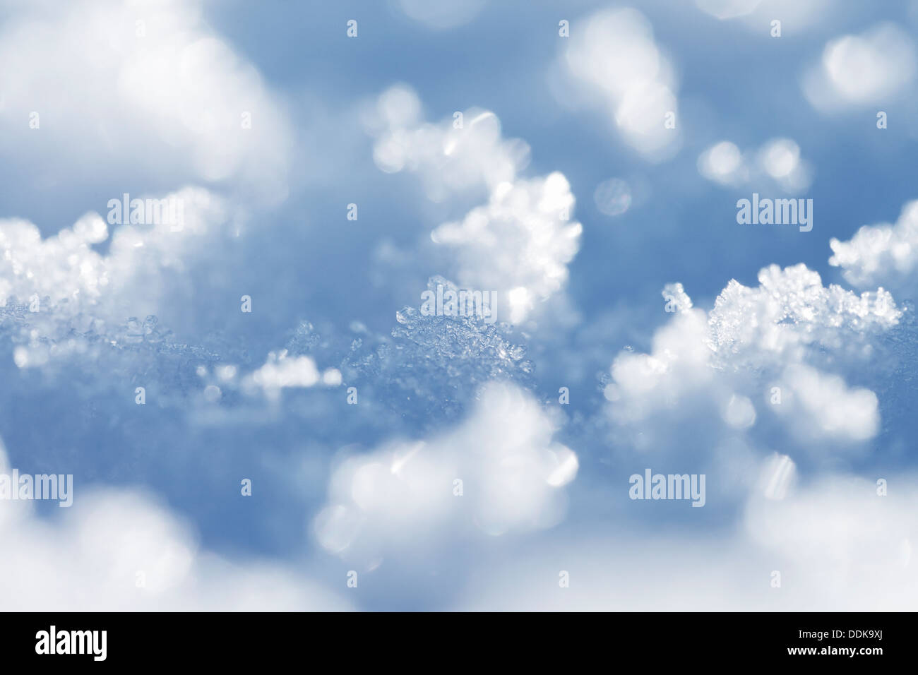 Hintergrundtextur des Schnees in Nahaufnahme. Stockfoto