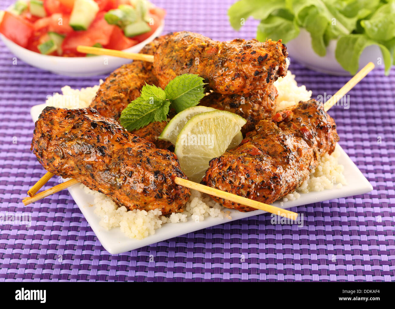 MAROKKANISCHER LAMM-KEBABS Stockfoto