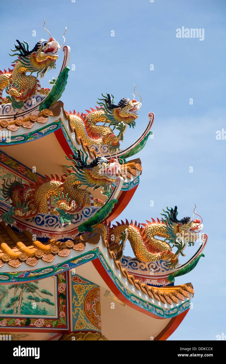 Drachen bewachen chinesischen Tempel in der Provinz Ang Sila Chonburi Thailand Stockfoto