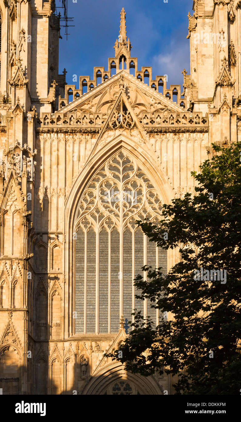 York Minster, West Vorder- und großen Westfenster Stockfoto