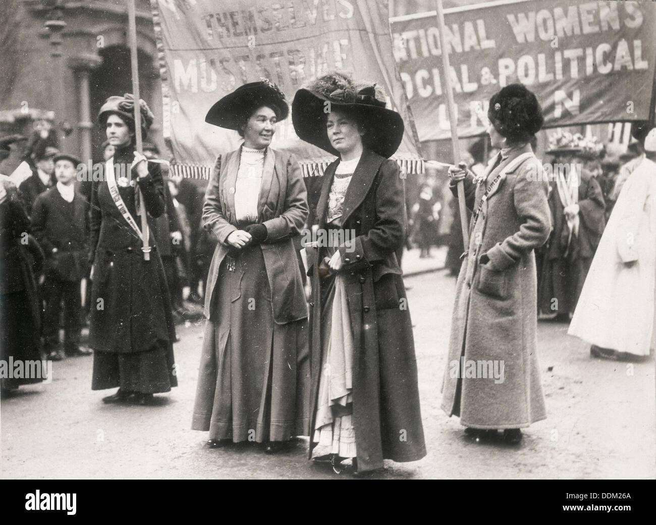 Christabel Pankhurst an eine suffragette Demonstration, c 1910. Artist: Unbekannt Stockfoto