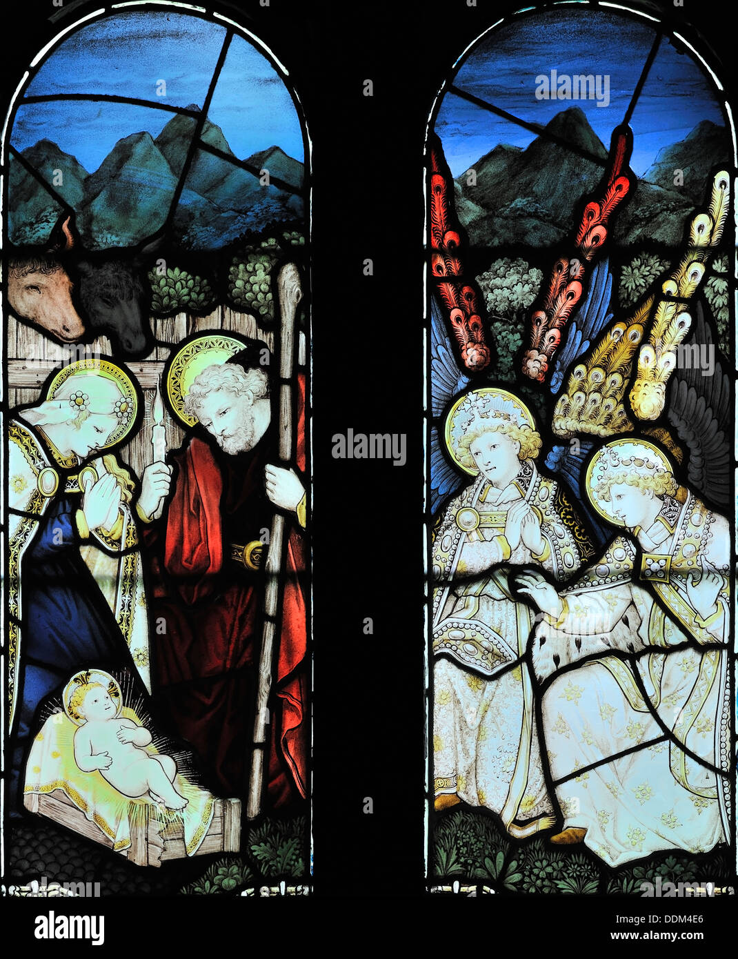 Maria, Josef und geflügelte Engel, die Feier der Geburt von Jesus, St. Leonard Kirche, Kapelle Le Dale, Yorkshire, England Stockfoto